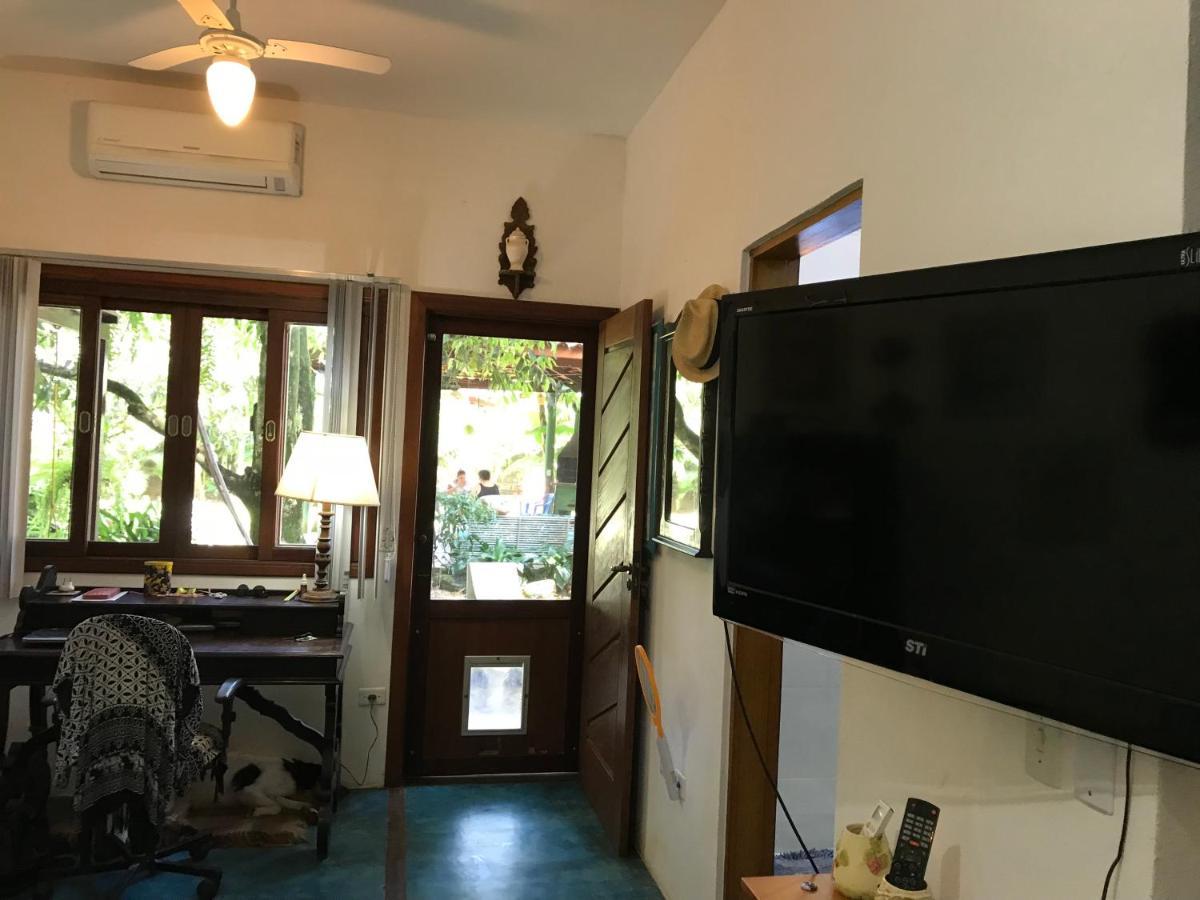 Com Ar + Frigobar+ Tv Sky Homestay